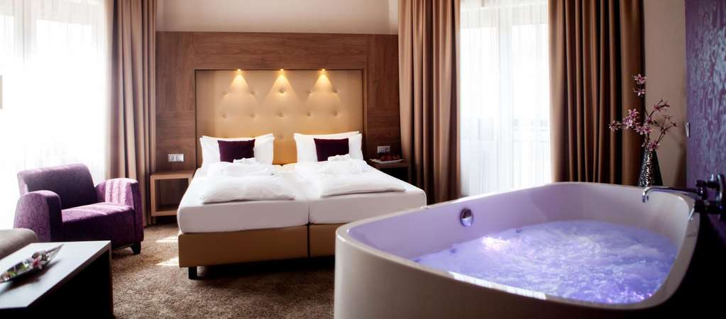 Ringhotel Nassau-Oranien-guestroom-Guest Room,Suite,On-Site.jpg
