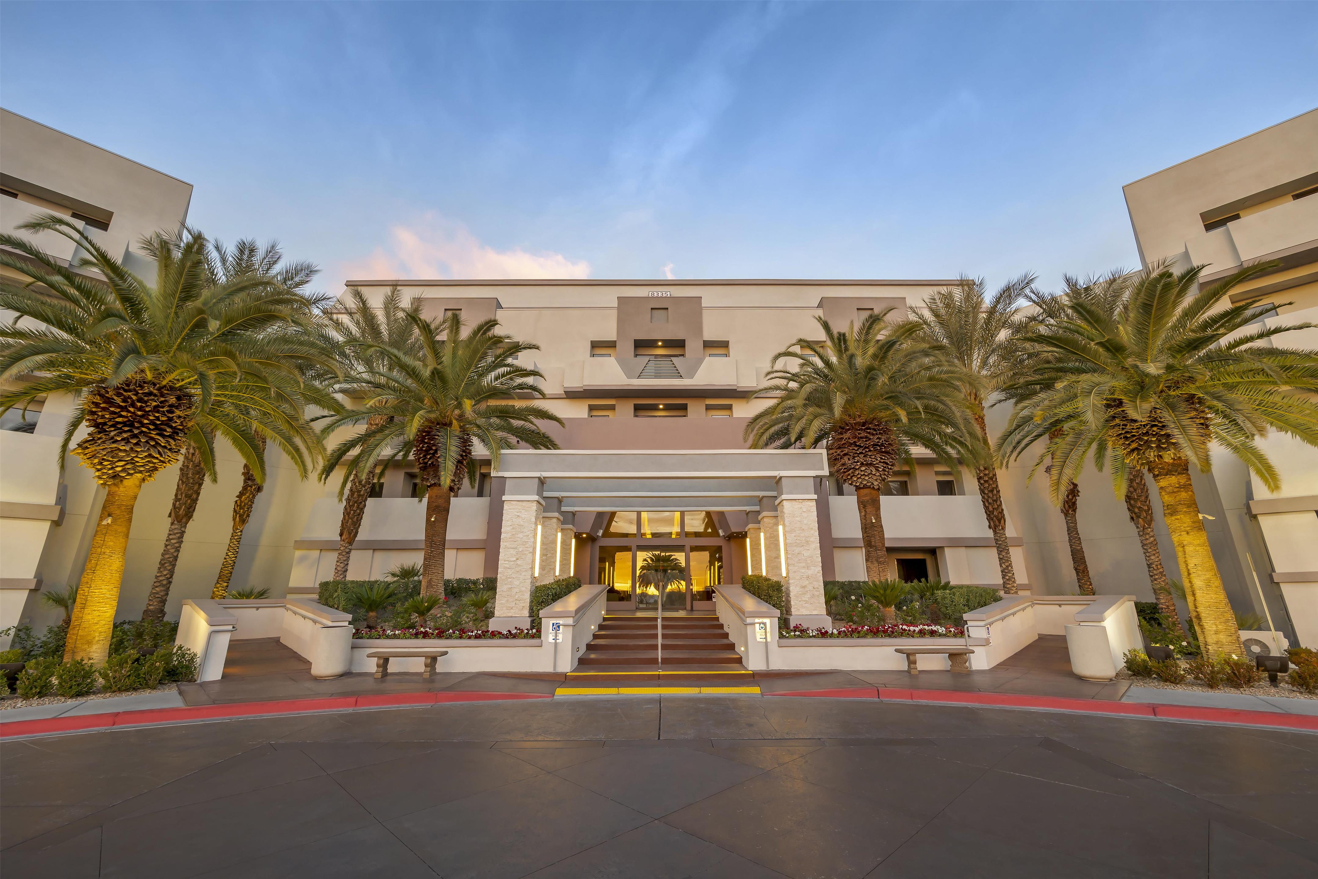 Exterior | Hilton Vacation Club Cancun Resort Las Vegas