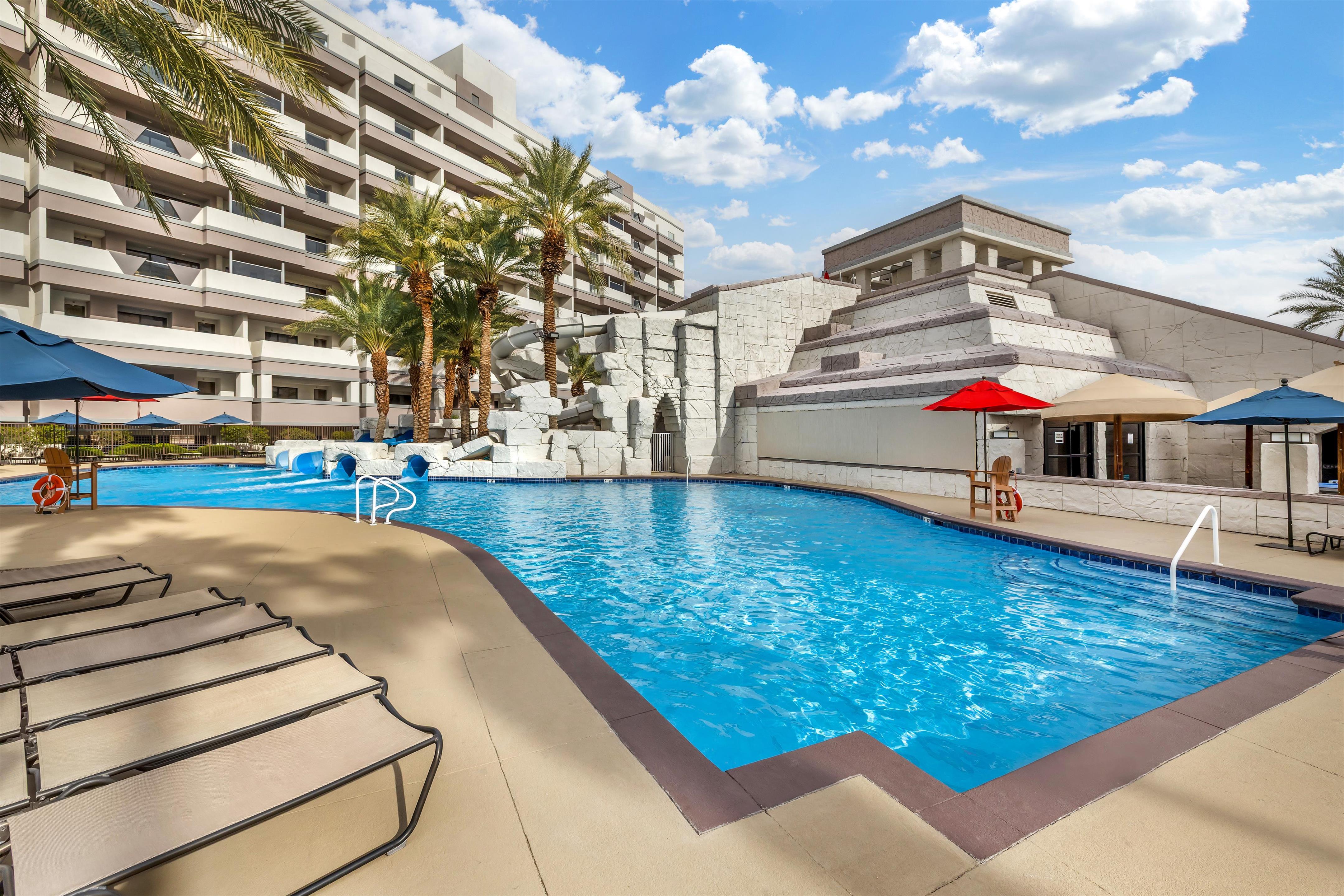 Pool | Hilton Vacation Club Cancun Resort Las Vegas