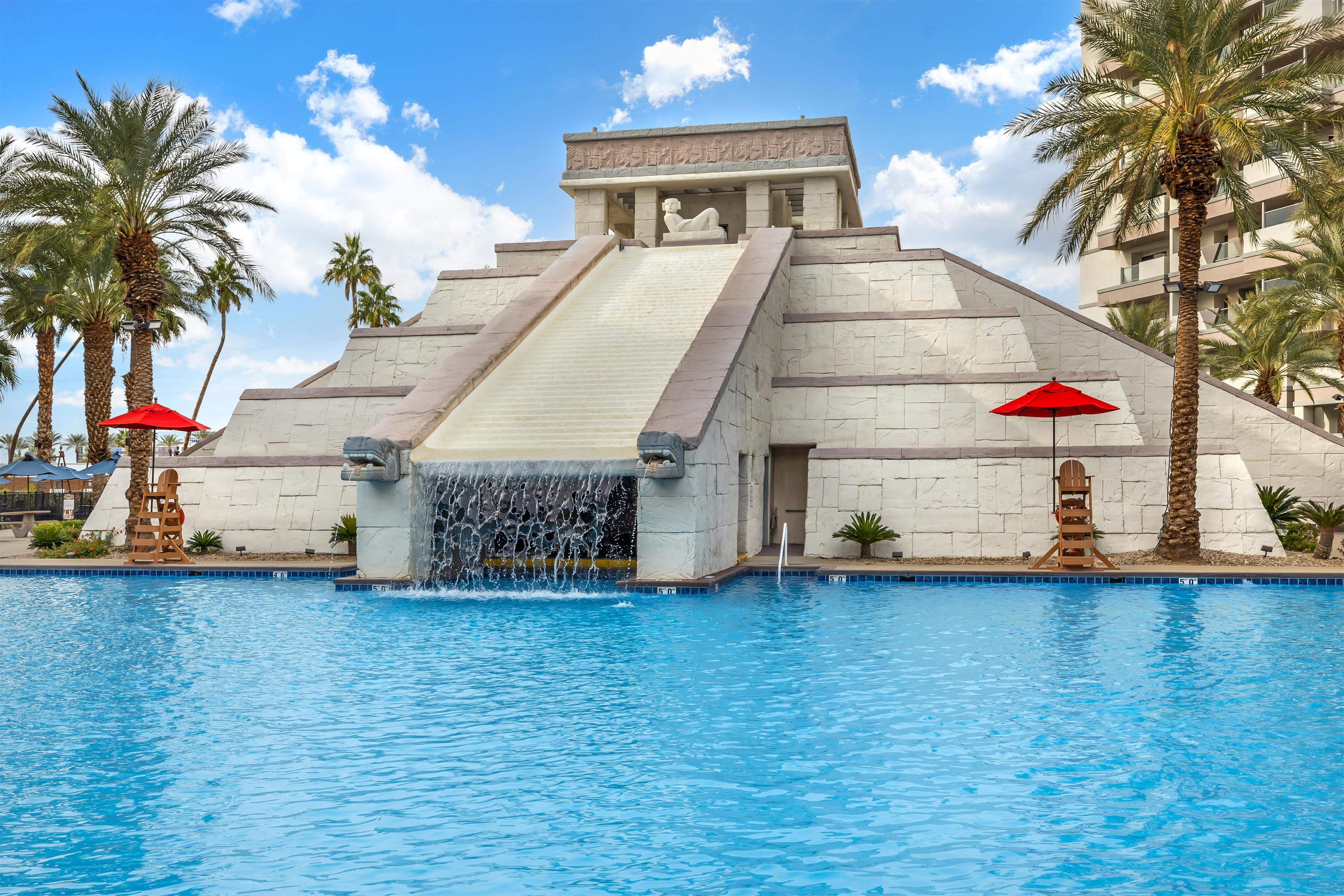 Pool | Hilton Vacation Club Cancun Resort Las Vegas