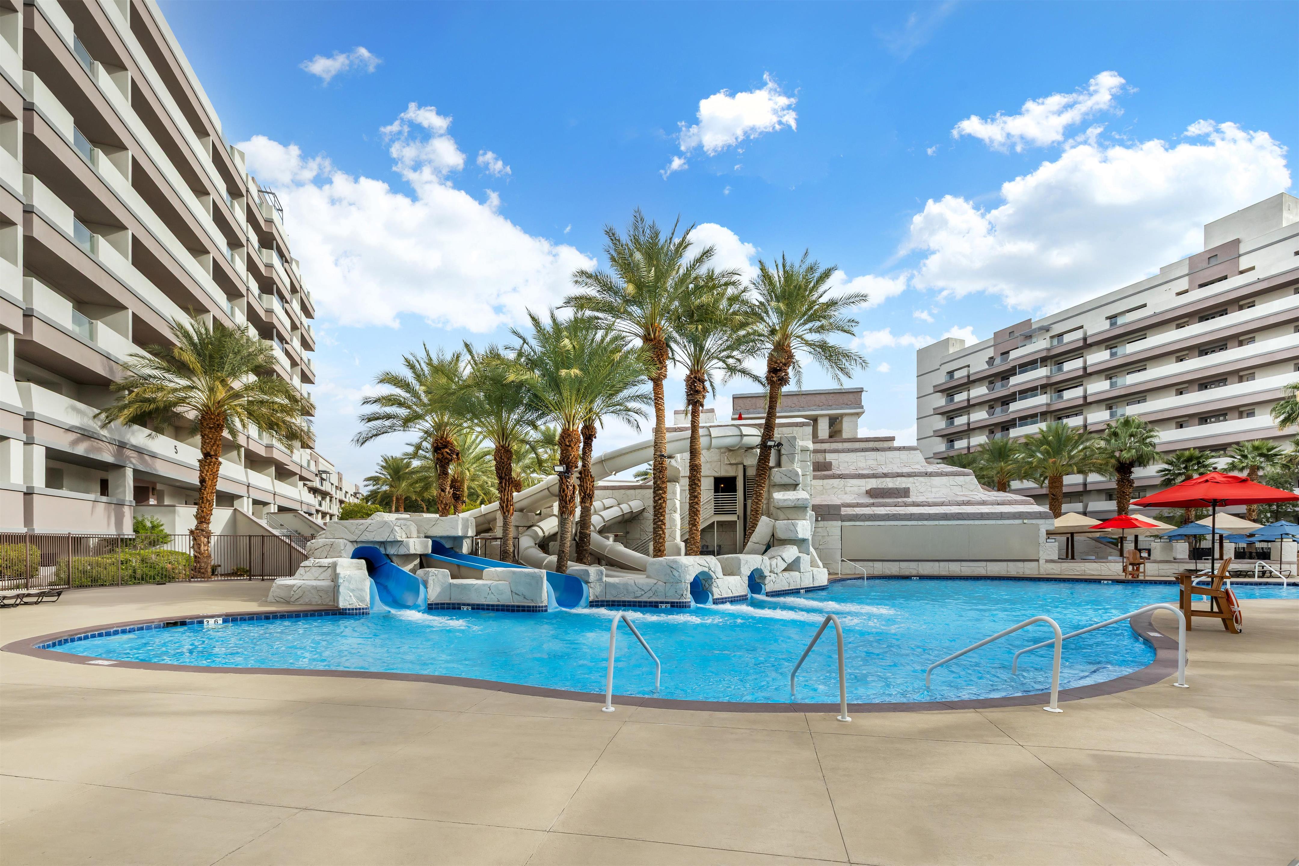 Pool | Hilton Vacation Club Cancun Resort Las Vegas