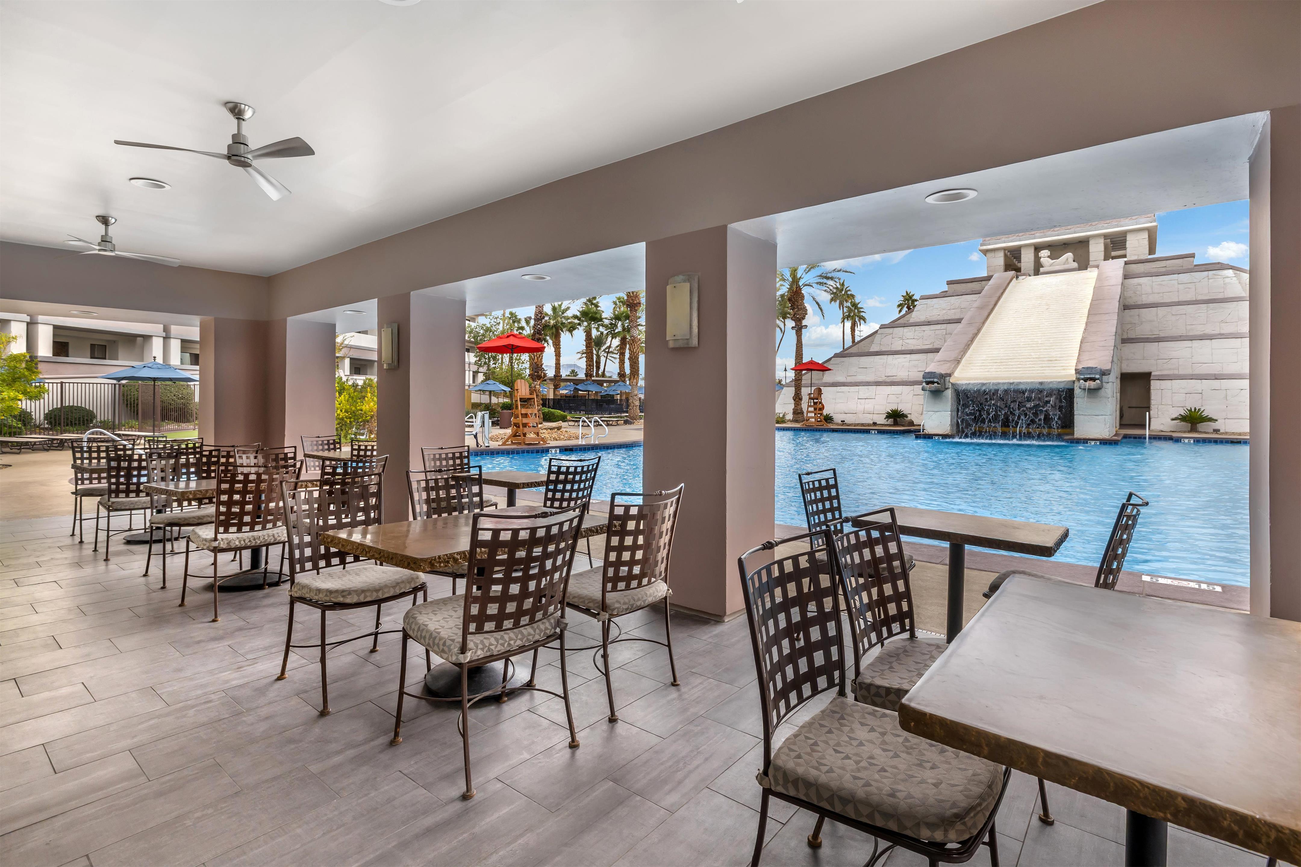 Restaurant | Hilton Vacation Club Cancun Resort Las Vegas