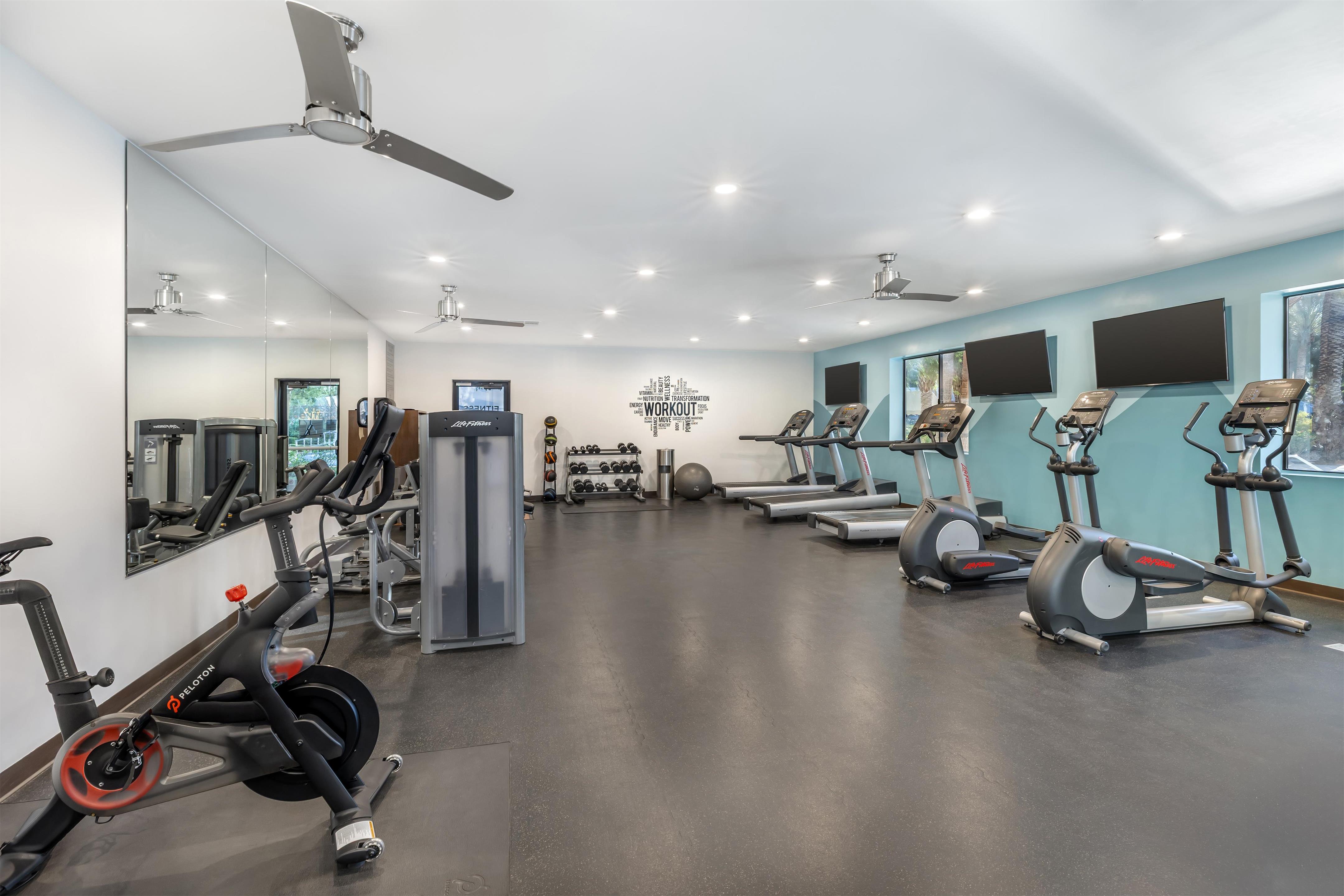 Health club fitness center gym | Hilton Vacation Club Cancun Resort Las Vegas