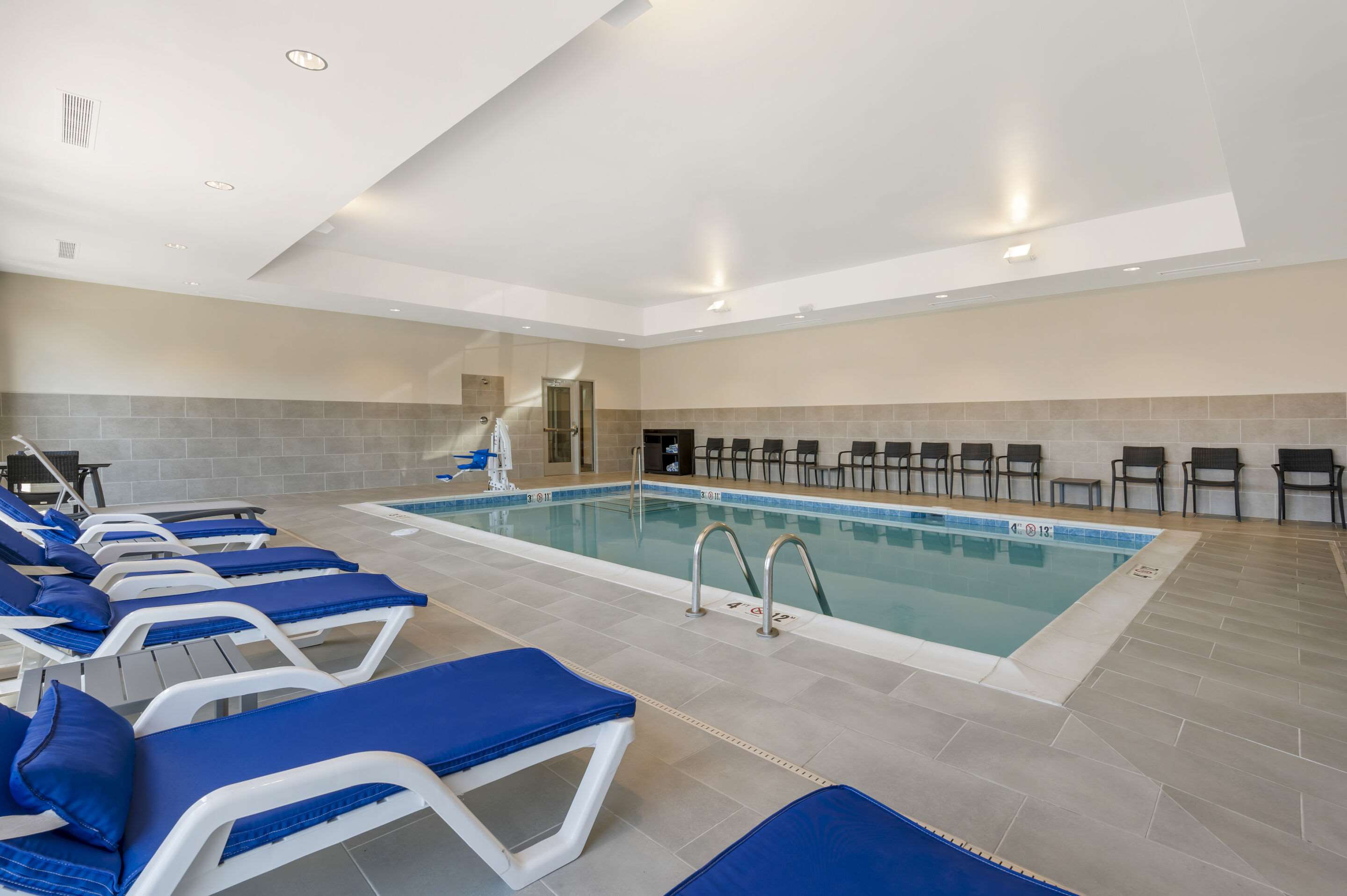 Indoor pool | Comfort Suites