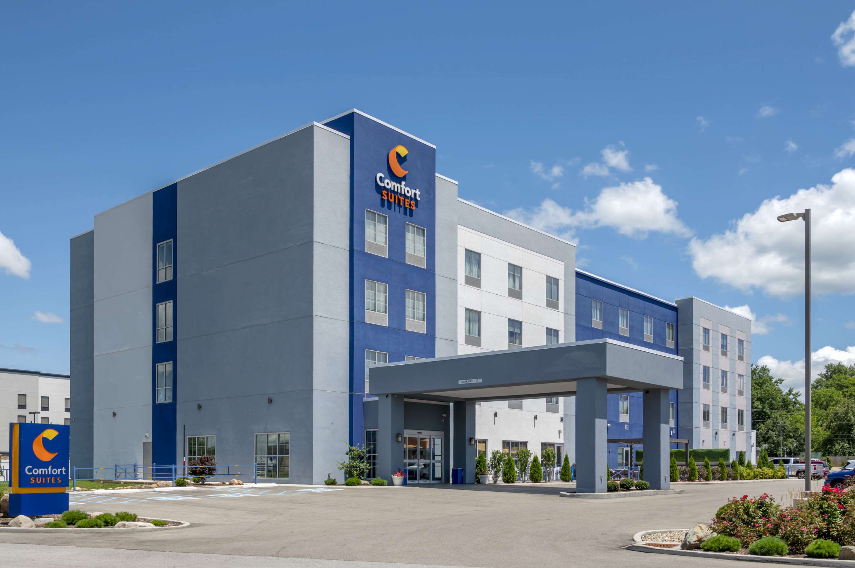 Hotel exterior | Comfort Suites