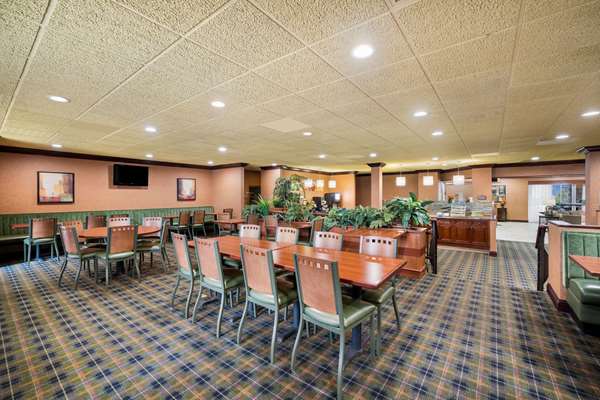 Amenities - Suburban Studios Syracuse - I-690, Exit 2