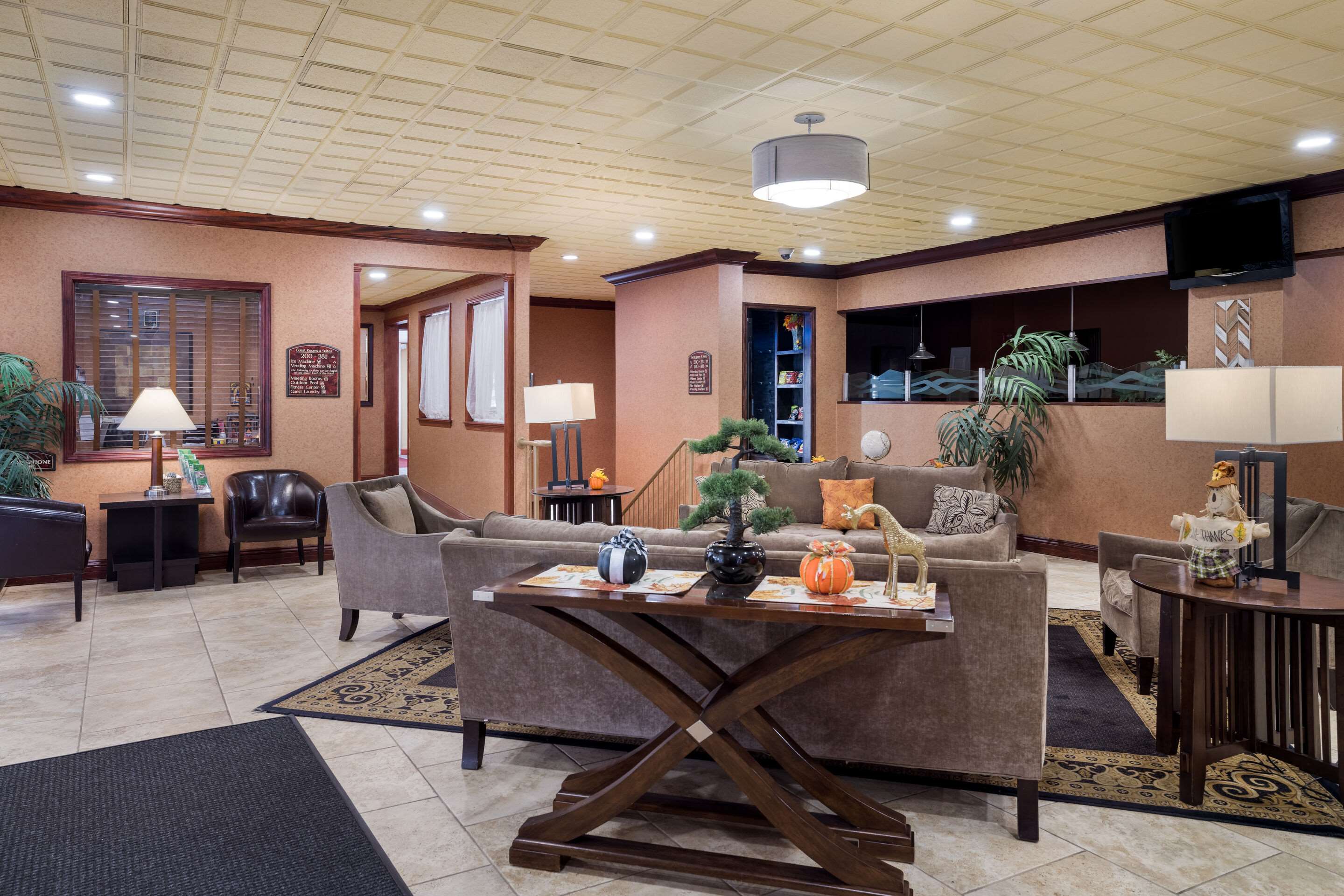 Hotel lobby | Suburban Studios Syracuse Fairgrounds