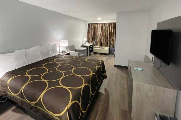  - Super 8 Motel Downtown Pigeon Forge