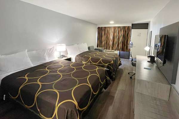  - Super 8 Motel Downtown Pigeon Forge