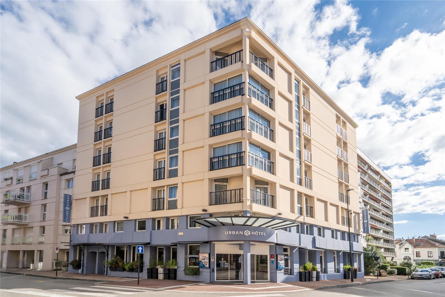 Urban Hotel