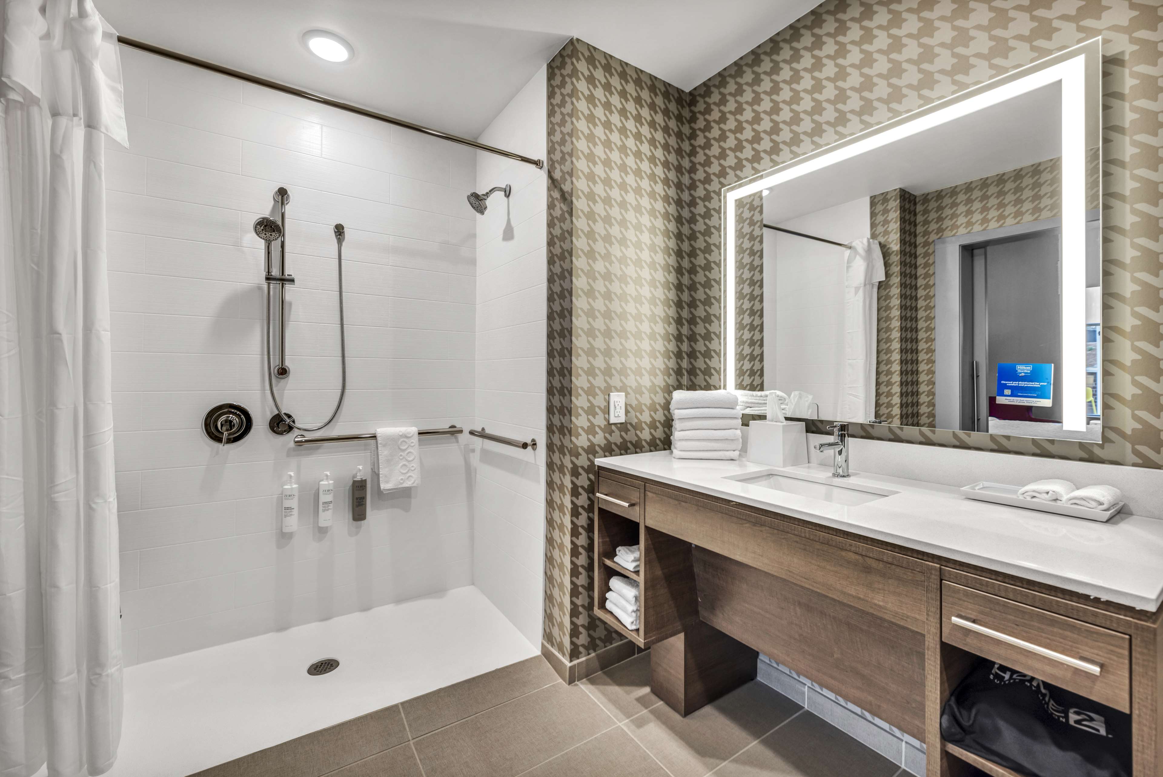 Home2 Suites by Hilton Raleigh State Arena Room Type - 1K MOB ACC RI SHOWER SUITE