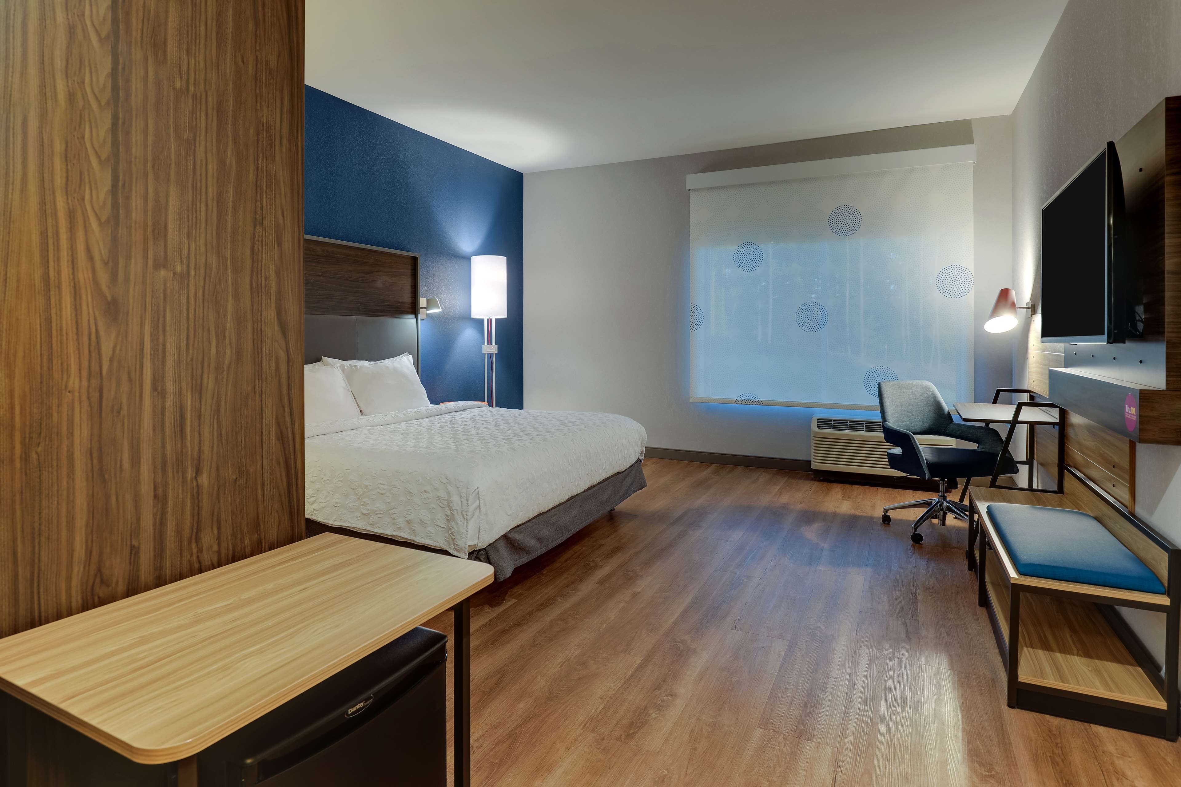 Tru by Hilton Raleigh Garner Room Type - 1 KING HEARING ACCESSIBLE