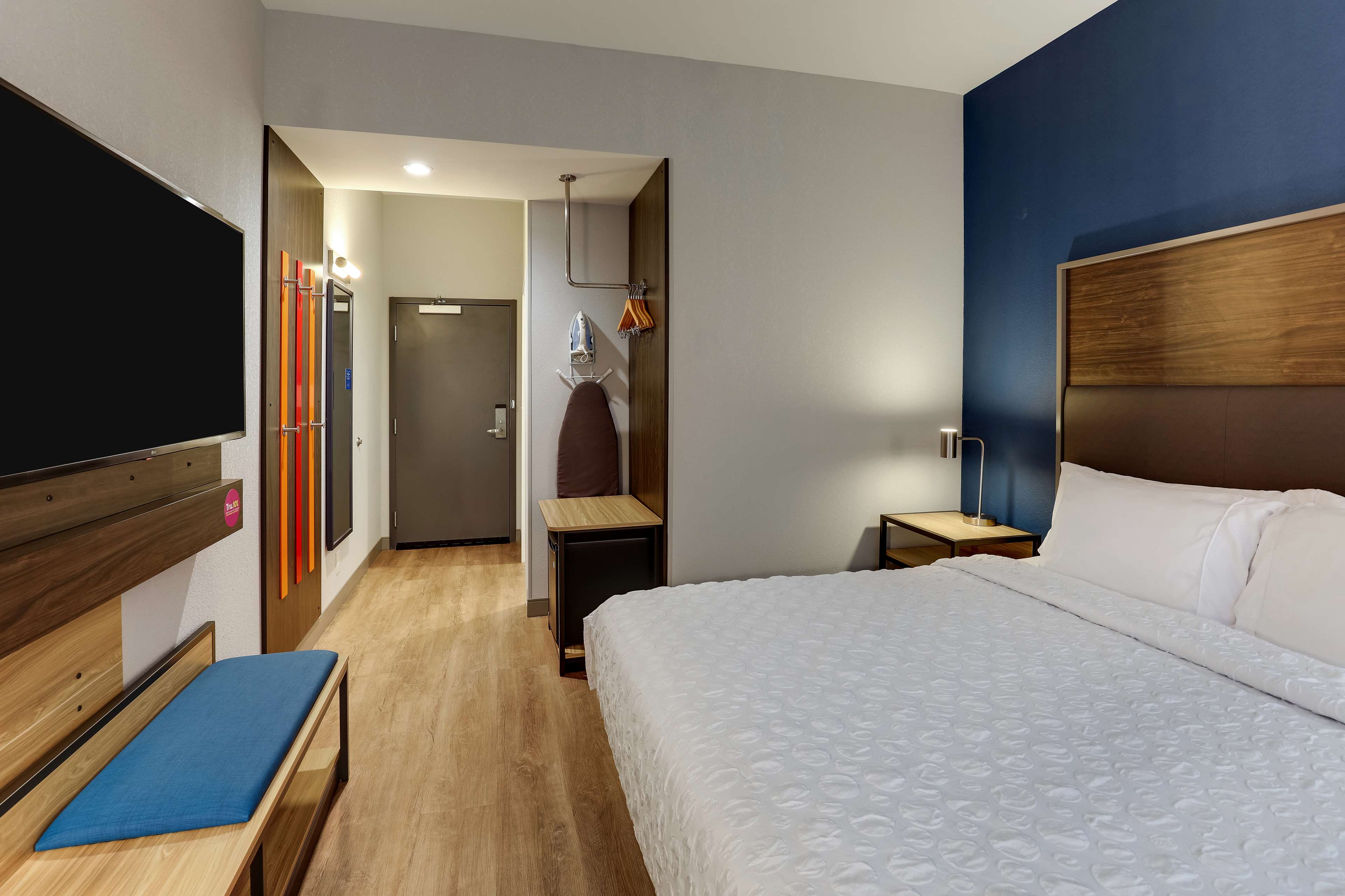 Tru by Hilton Raleigh Garner Room Type - 1 KING BED