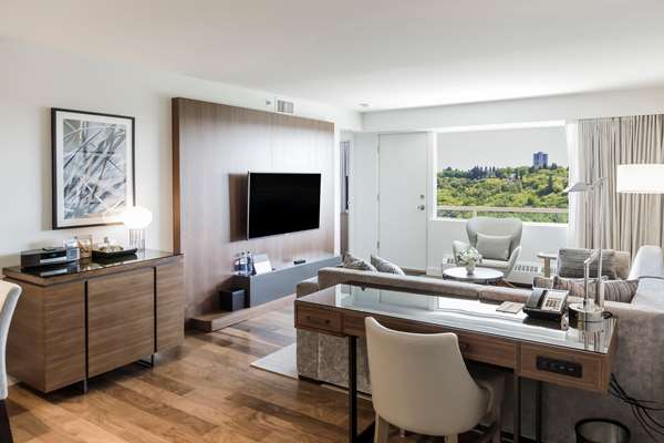  - James Hotel Saskatoon