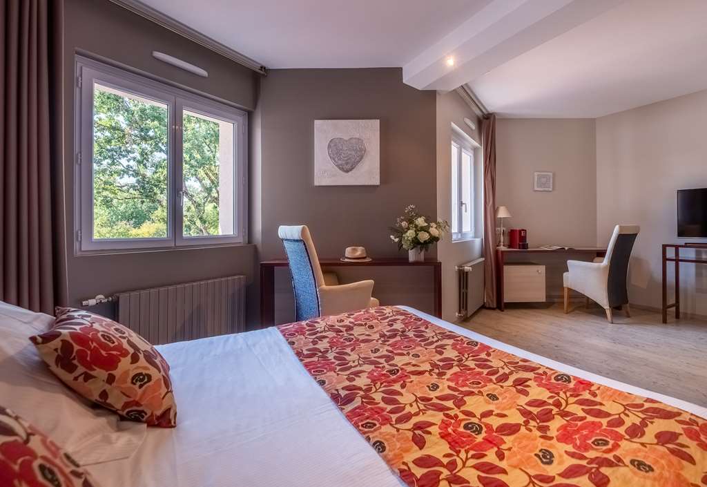 HOTEL CAUSSE COMTAL RODEZ, THE ORIG-guestroom-Guest Room,Suite,On-Site.jpg