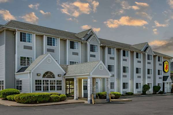 Exterior view - Super 8 Hotel Joliet - I-80, Exit 130B