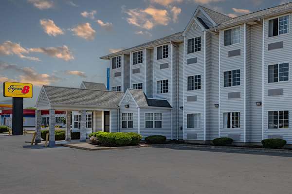 Exterior view - Super 8 Hotel Joliet - I-80, Exit 130B