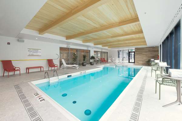Pool - Home2 Suites by Hilton Airport Quebec City