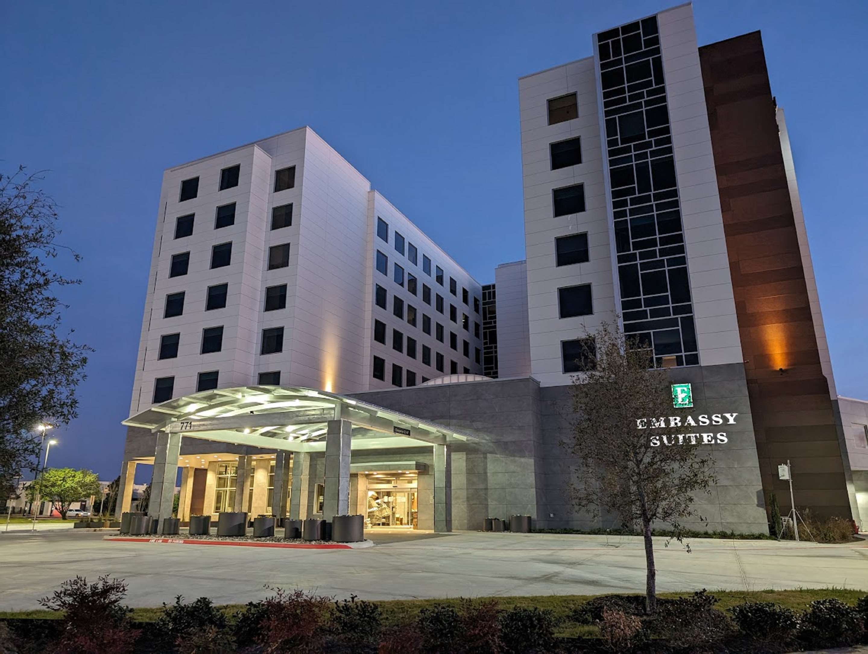 Exterior | Embassy Suites by Hilton Irving Las Colinas