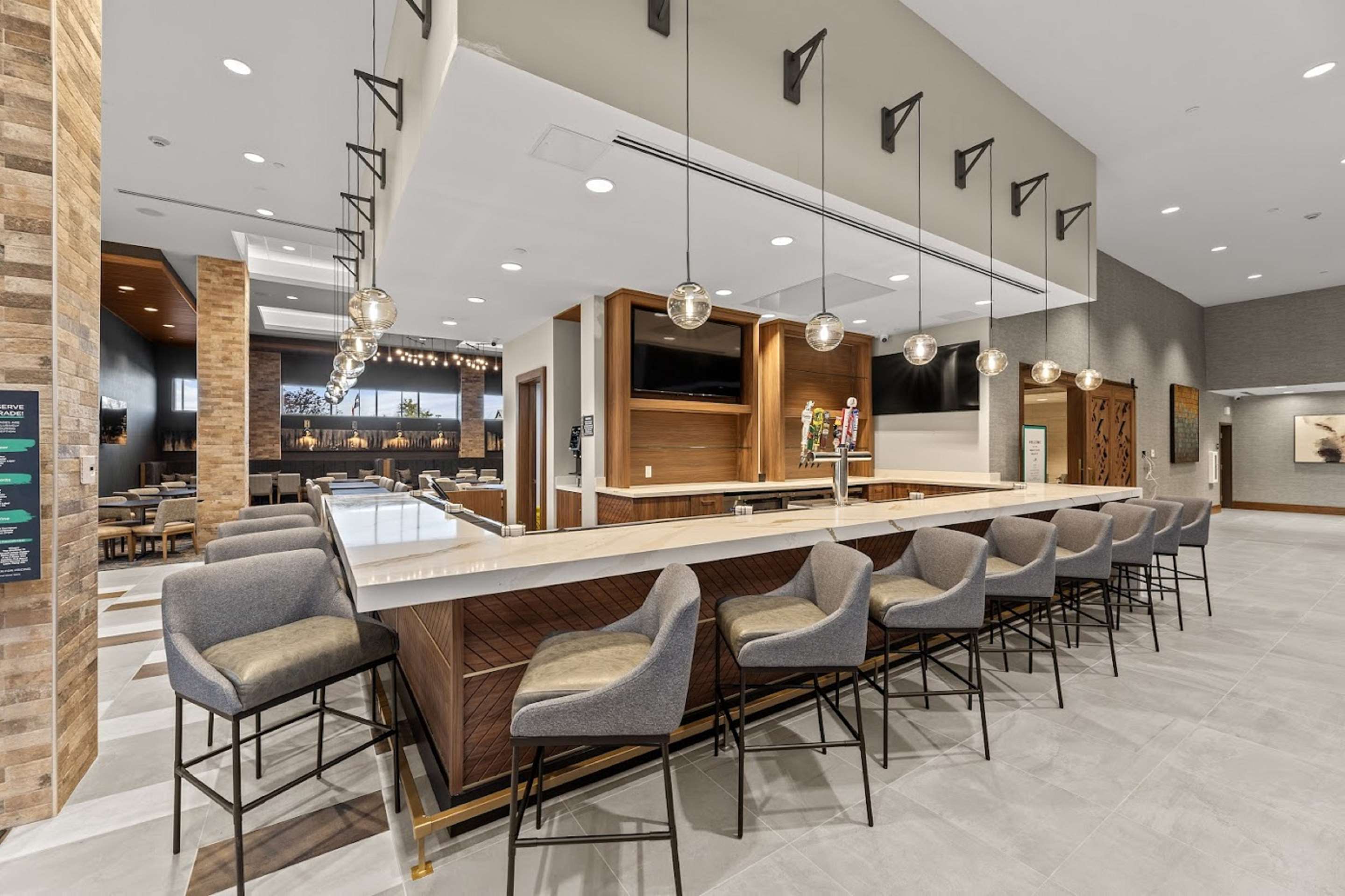 BarLounge | Embassy Suites by Hilton Irving Las Colinas