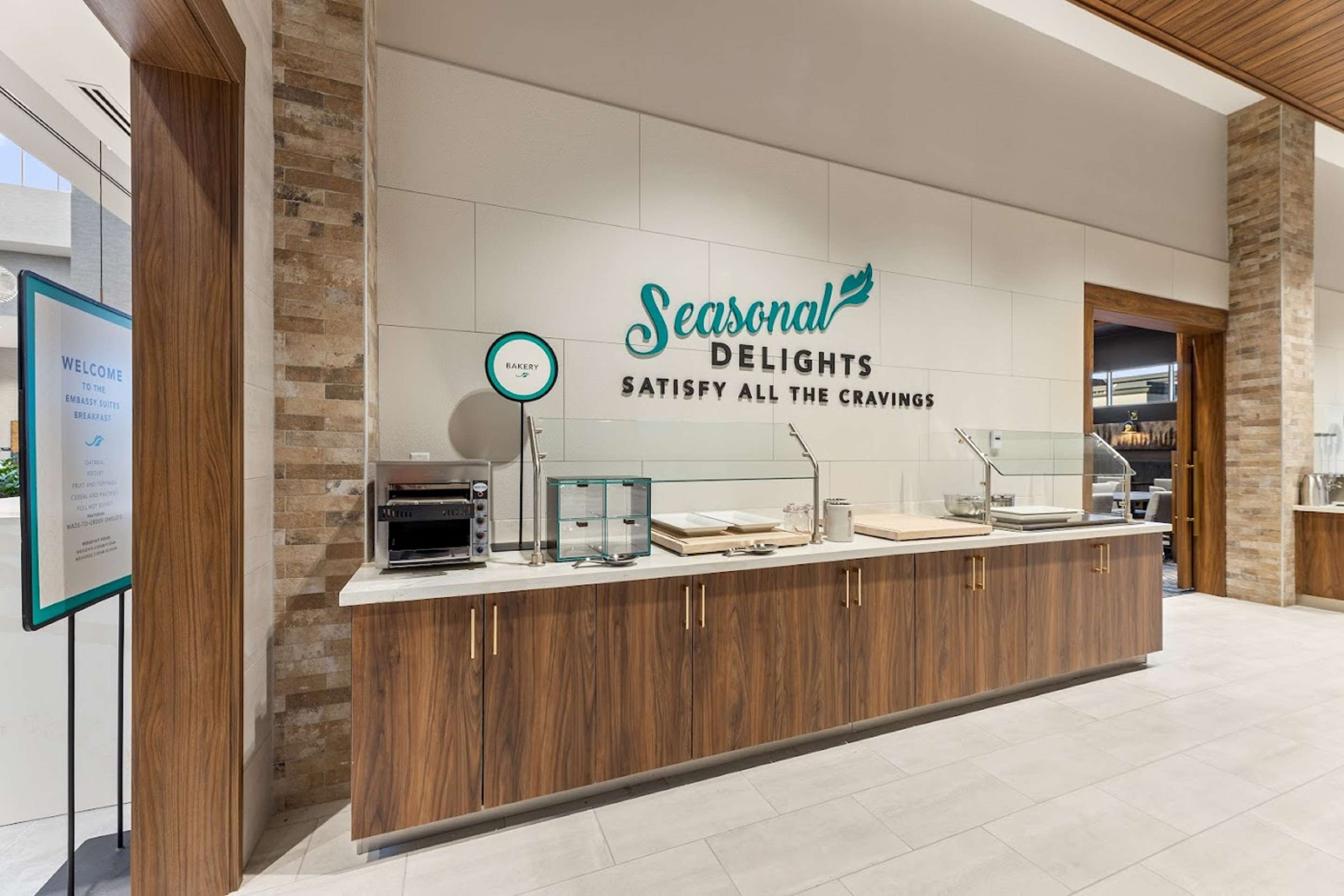 Breakfast Area | Embassy Suites by Hilton Irving Las Colinas