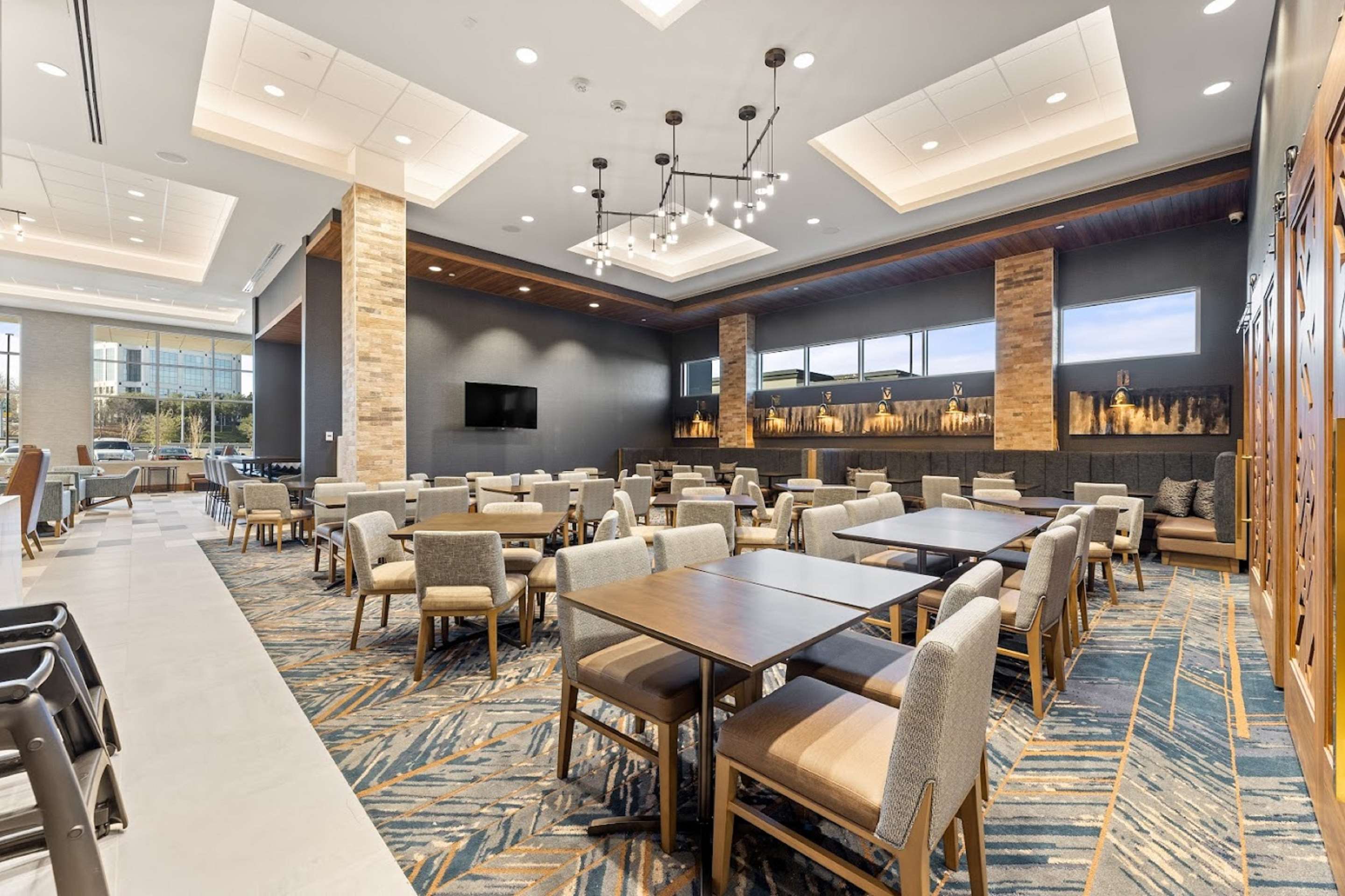 Breakfast Area | Embassy Suites by Hilton Irving Las Colinas
