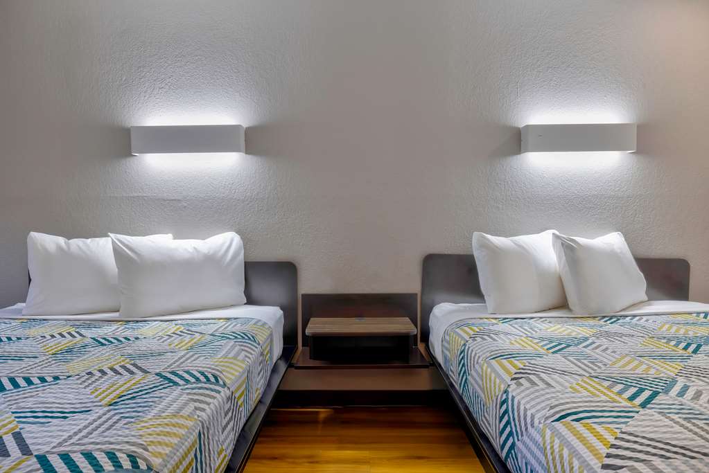 MOTEL 6 LITTLE ROCK, AR - SOUTH-guestroom-Guest Room,On-Site.jpg