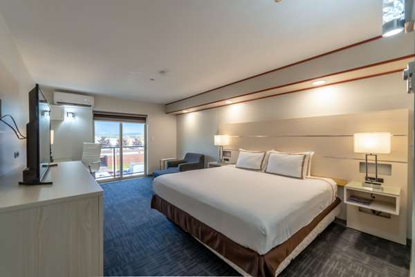  - Quality Inn Sunshine Suites Terrace