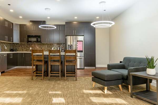 Suite - Quality Inn Sunshine Suites Terrace