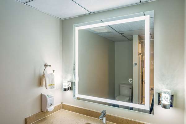  - Quality Inn Sunshine Suites Terrace