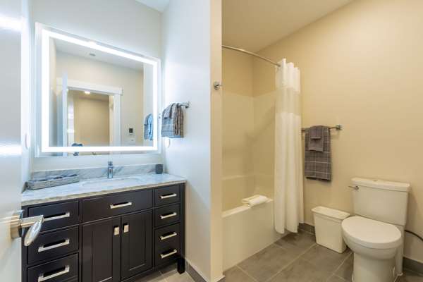 Suite - Quality Inn Sunshine Suites Terrace