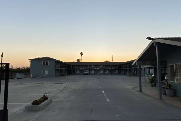 Exterior view - Super 8 Motel Bakersfield