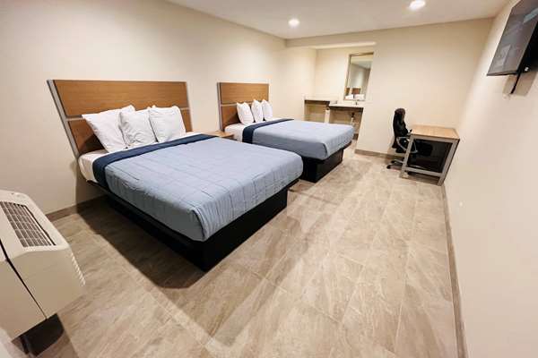  - Super 8 Motel Bakersfield