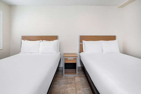  - Super 8 Motel Bakersfield