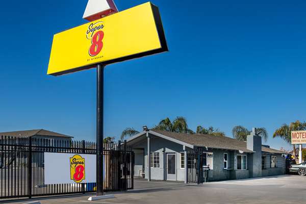 Exterior view - Super 8 Motel Bakersfield