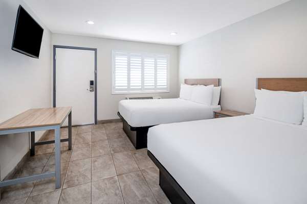  - Super 8 Motel Bakersfield