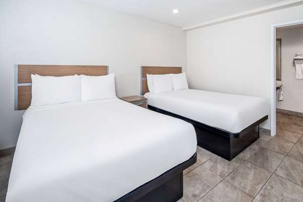  - Super 8 Motel Bakersfield