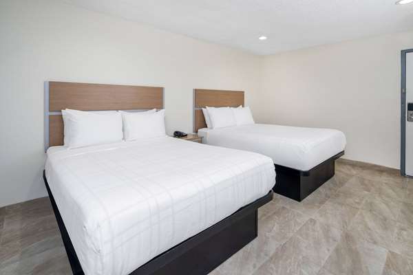  - Super 8 Motel Bakersfield