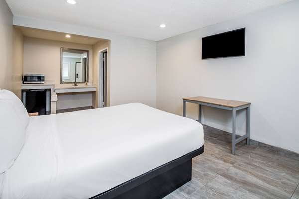  - Super 8 Motel Bakersfield