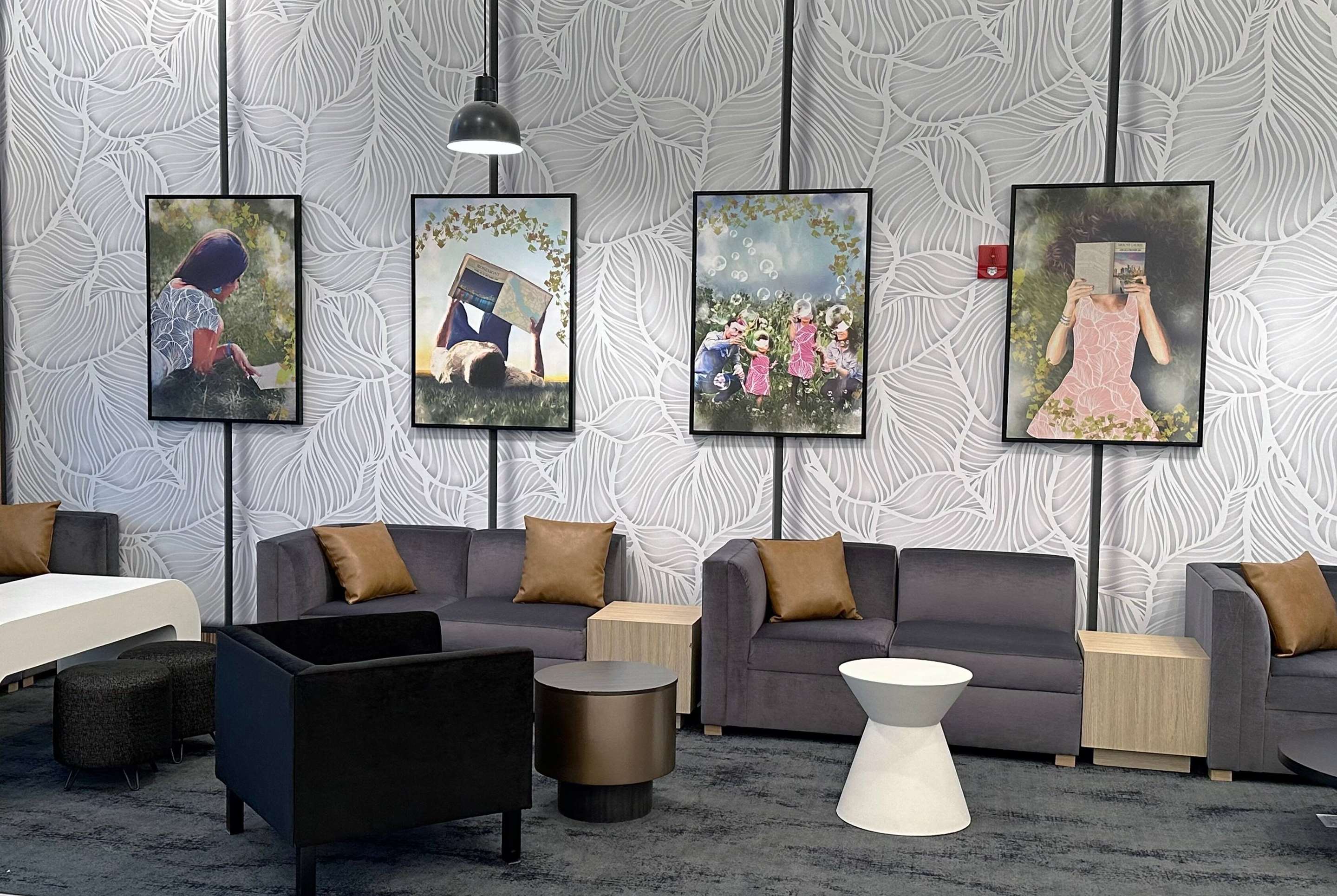Lobby | La Quinta Inn & Suites by Wyndham Chicago O'Hare-Rosemont