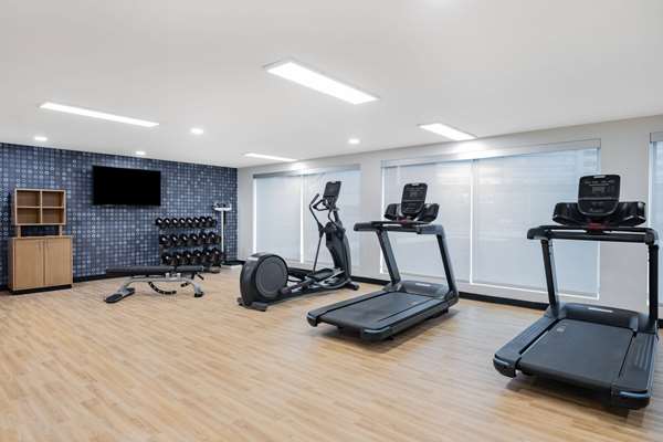 Fitness/ Exercise Room - La Quinta Inn & Suites Rosemont