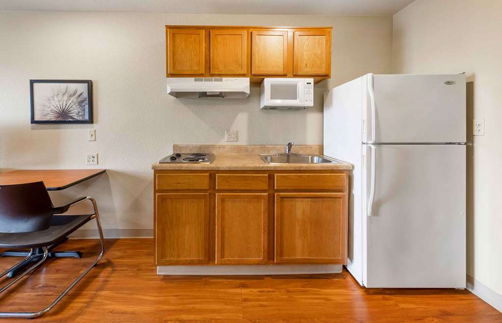 EXTENDED STAY AMERICA SELECT-guestroom-Guest Room,Guest Room Amenity,Kitchen/Kitchenette,On-Site.jpg