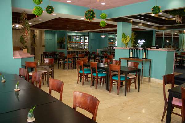 Restaurant - Regency Hotel Airport Miami