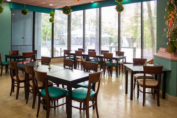 Restaurant - Regency Hotel Airport Miami