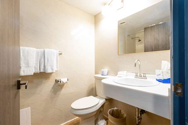  - Regency Hotel Airport Miami