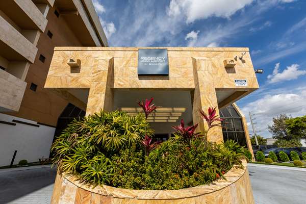 Exterior view - Regency Hotel Airport Miami
