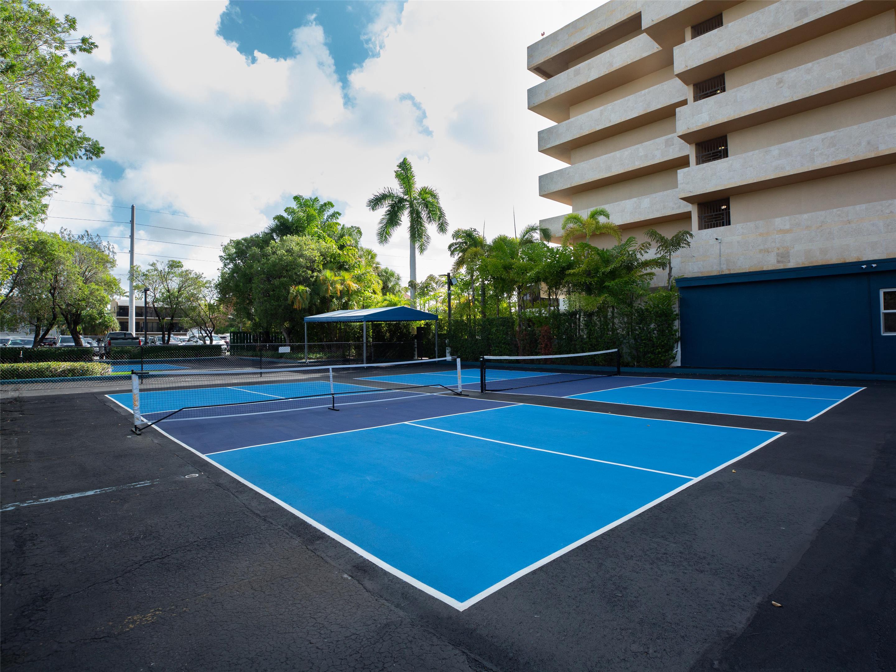 Pickleball Court | Regency Miami Airport by Sonesta