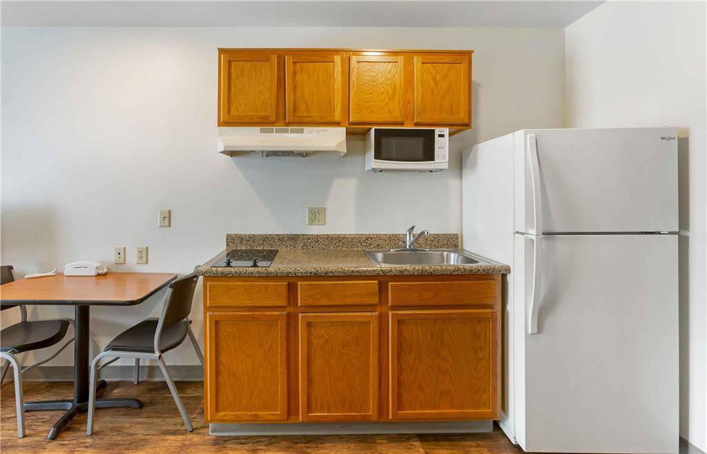 EXTENDED STAY AMERICA SELECT-guestroom-Guest Room,Guest Room Amenity,Kitchen/Kitchenette,On-Site.jpg