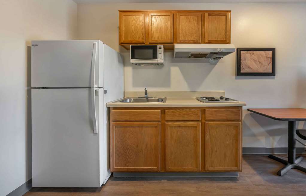 EXTENDED STAY AMERICA SELECT-guestroom-Guest Room,Guest Room Amenity,Kitchen/Kitchenette,On-Site.jpg