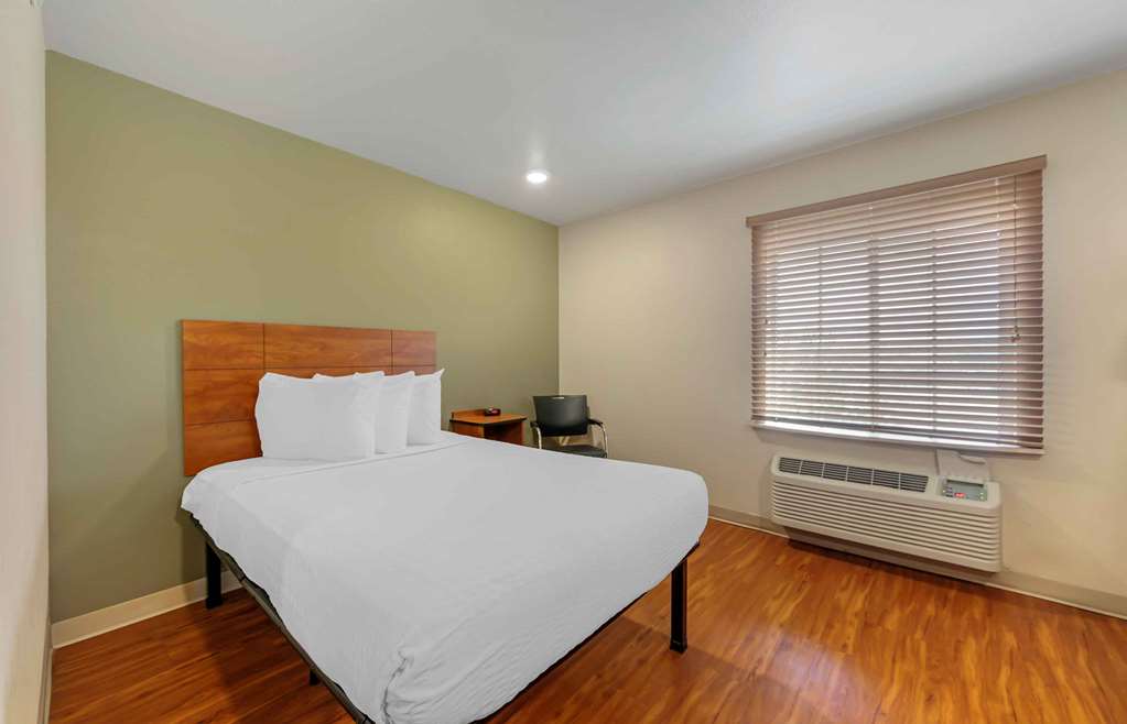EXTENDED STAY AMERICA SELECT-guestroom-Guest Room,On-Site.jpg